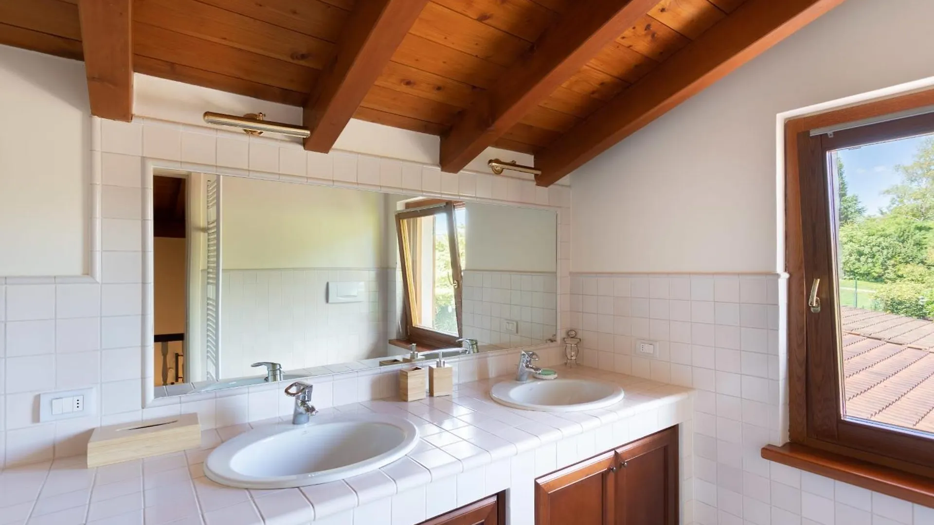 Villa Rosa - Harmonious And Welcoming Brebbia 0*,  Italy